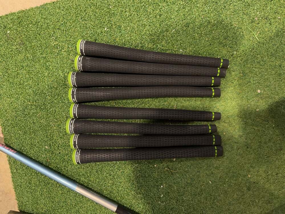 Set of 8 Cobra Lamkin Standard Golf Grips Green and Black